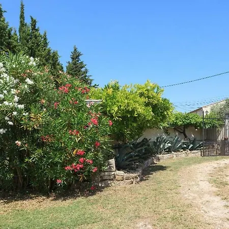 Holiday home Mas Michel Et Josiane Monteux