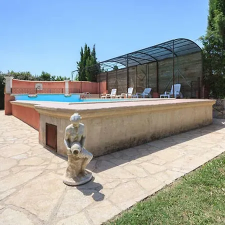 Holiday home Mas Michel Et Josiane Monteux